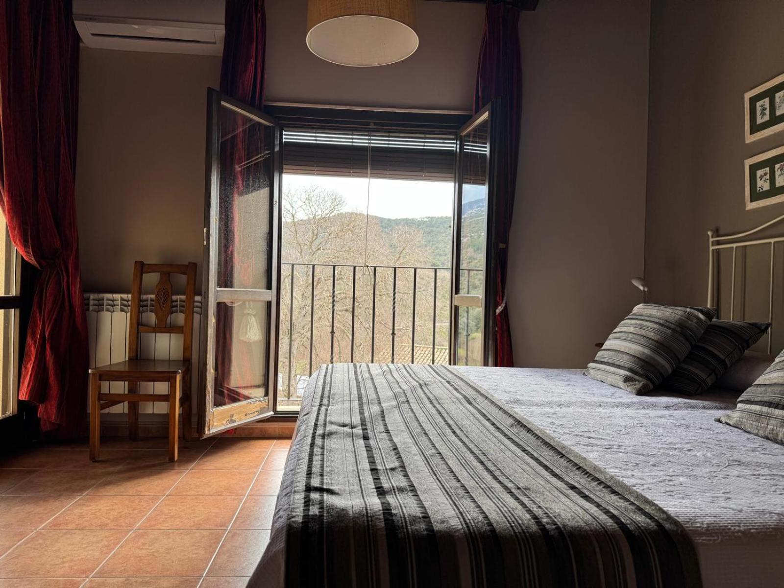 Hotel Guara Inluka Las Almunias Екстер'єр фото