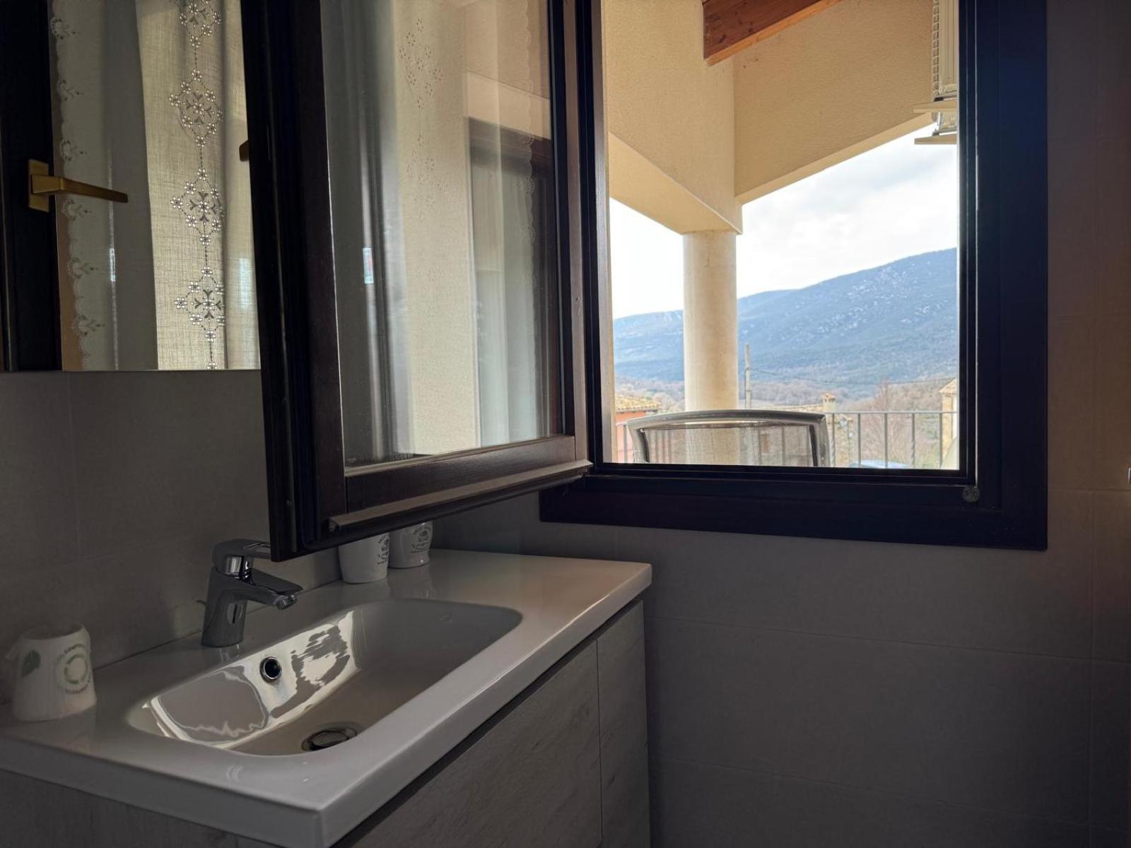 Hotel Guara Inluka Las Almunias Екстер'єр фото