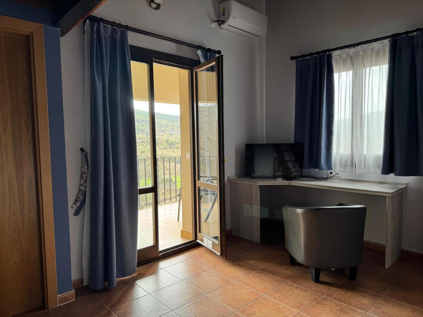 Hotel Guara Inluka Las Almunias Екстер'єр фото