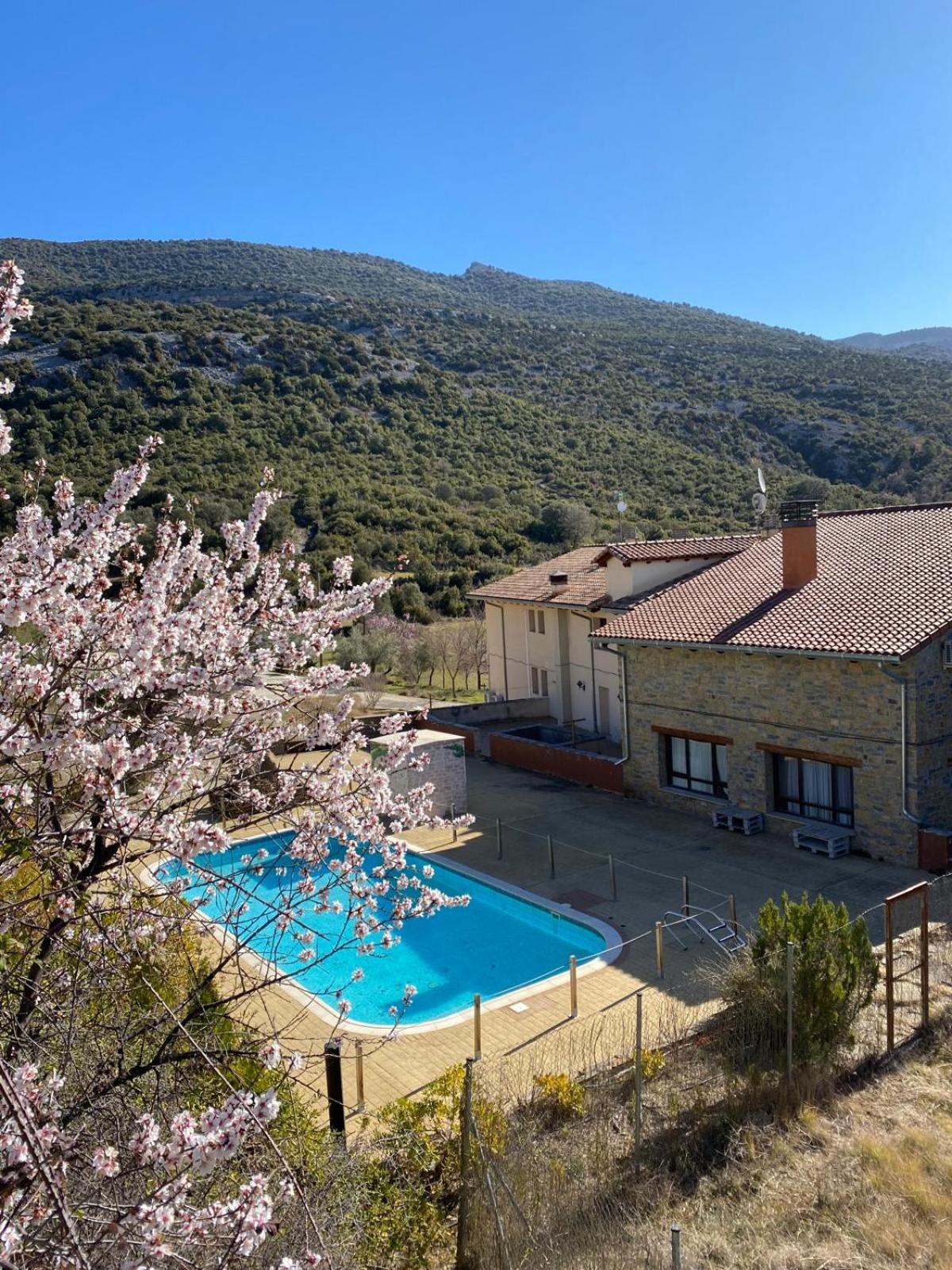 Hotel Guara Inluka Las Almunias Екстер'єр фото