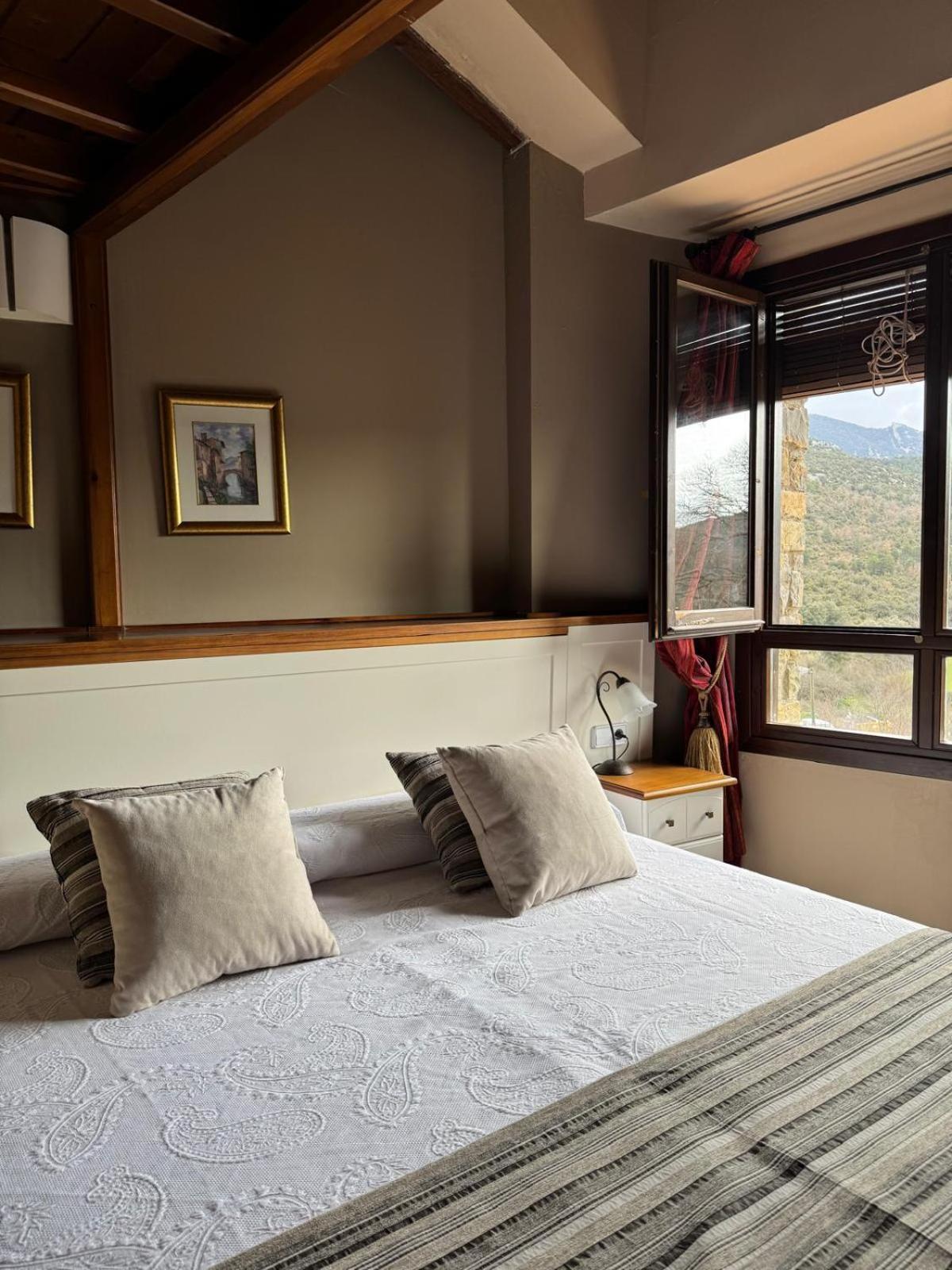 Hotel Guara Inluka Las Almunias Екстер'єр фото